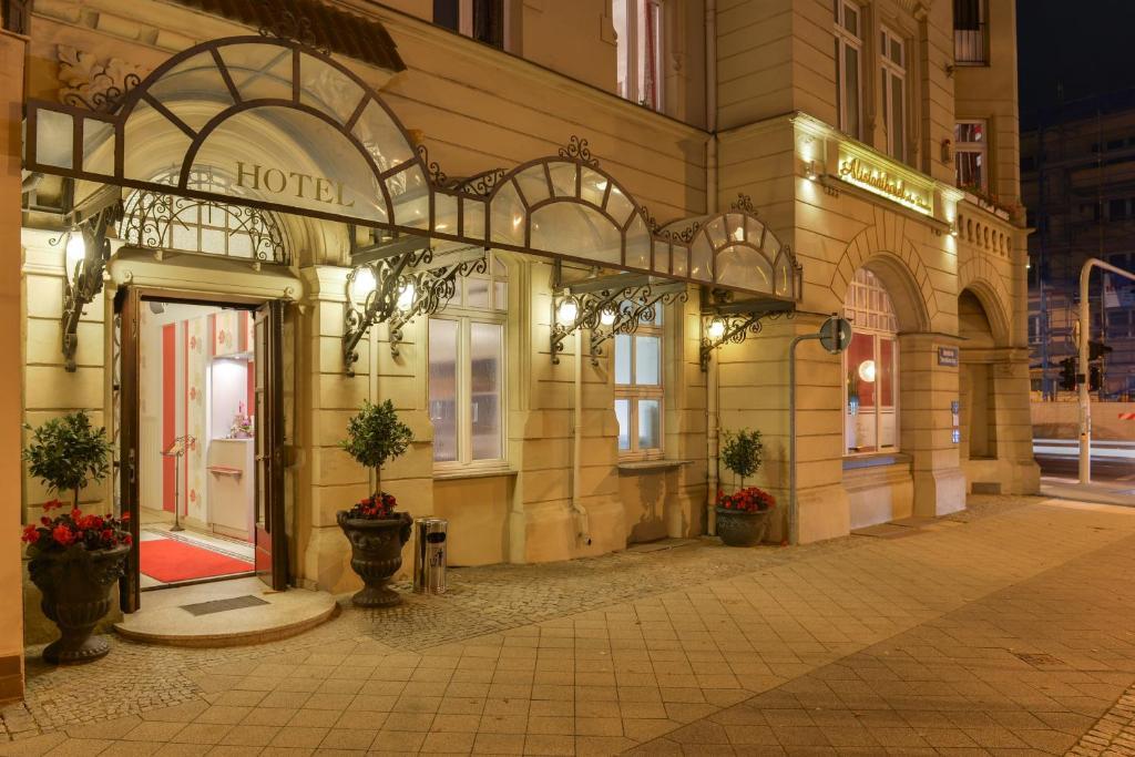 Altstadthotel Am Theater 콧부스 외부 사진